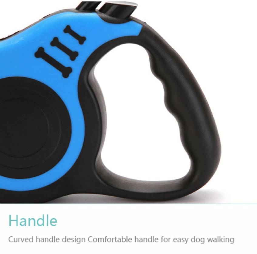 Close view of comfortable grip handle on the retractable leash body.
